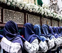 Procesión religiosa del Señor de los Milagros